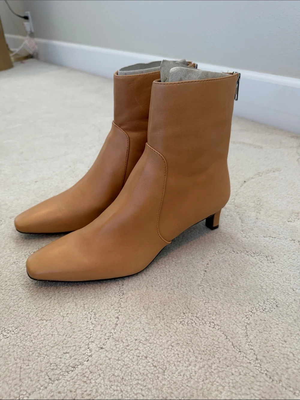Madewell The Dimes Kitten-Heel Boot in Leather – Distant Sand – Size 9